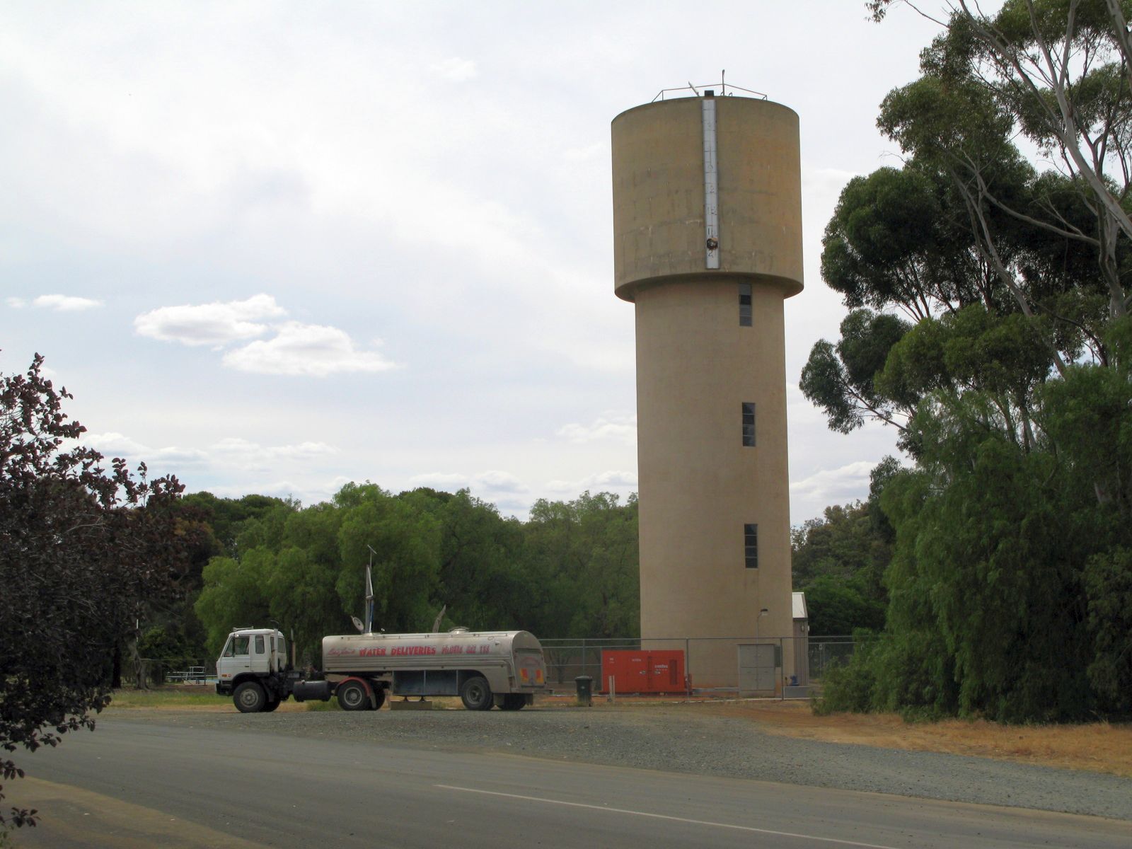 Elmore water tower